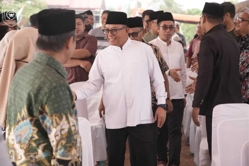 Wawali Saefuddin Zuhri Letakkan Batu Pertama Pembangunan Masjid Puncak Al Fattah