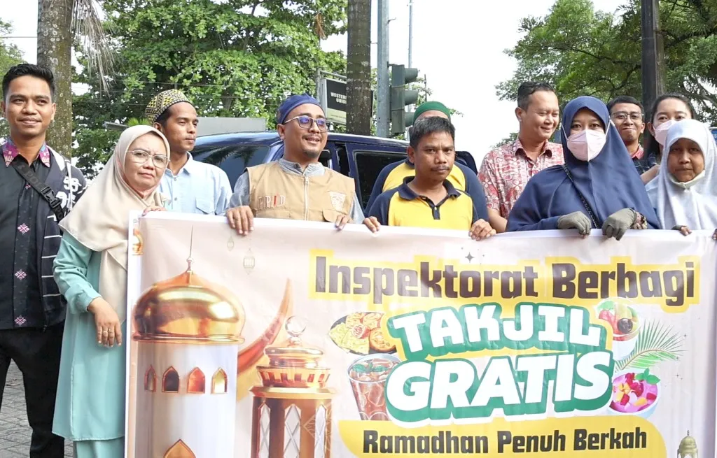 Inspektorat Samarinda Berbagi Takjil Ramadhan Kareem 1445 H