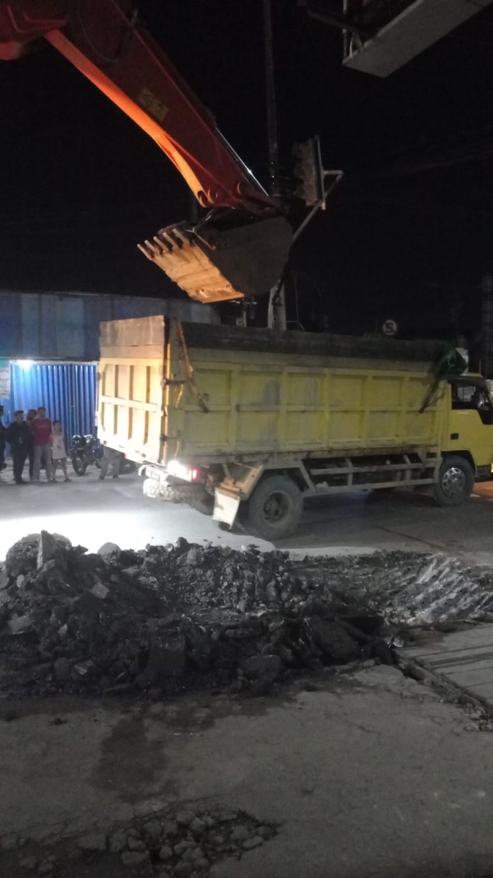 Peninjauan lapangan oleh pihak PUPR Kota Samarinda, PDAM & Pelaksana pekerjaan drainase lanjutan di Jl. P. Suryanata