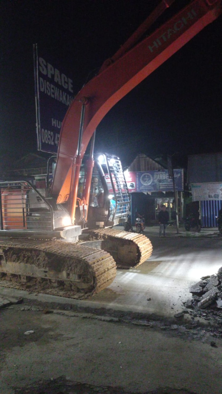 Peninjauan lapangan oleh pihak PUPR Kota Samarinda, PDAM & Pelaksana pekerjaan drainase lanjutan di Jl. P. Suryanata