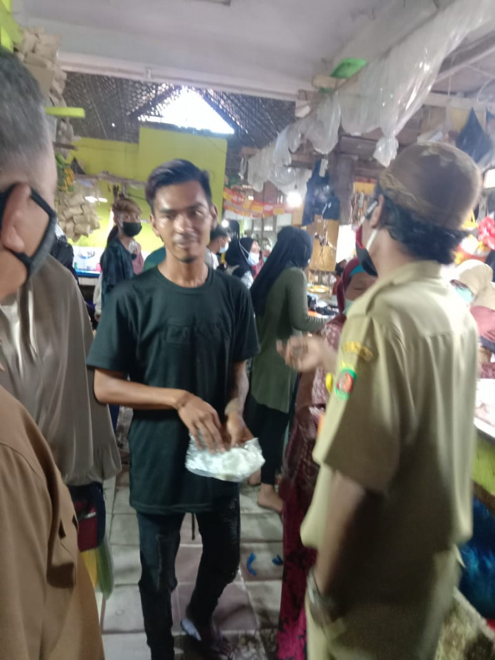 Razia Gabungan Taat Masker Kec sungai pinang, kel. bandara, kel SPD, babinsa dan babinkamtionas tgl 10 Mei  2021
