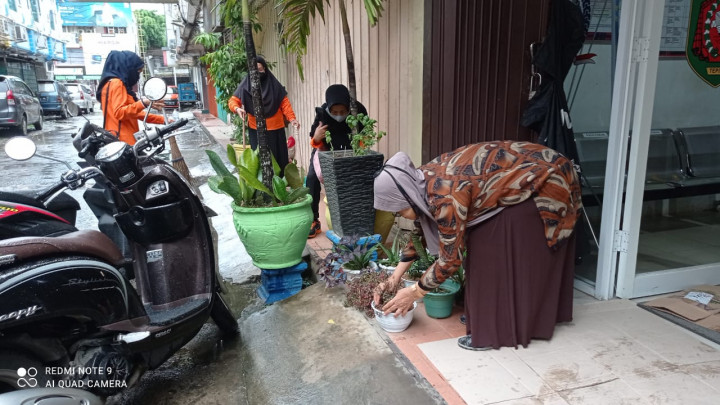 Kerja Bakti Dan Pertemuan kegiatan operasional ketahanan keluarga berbasis kelompok Pengurus TP PKK  Kel. Bandara kec sungai pinang tanggal 18 Juni 2021