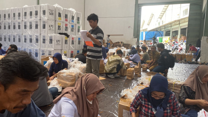Kegiatan Penyortiran, Penghitungan, Pengesetan dan Pengepakan Logistik Pemilu Tahun 2024 