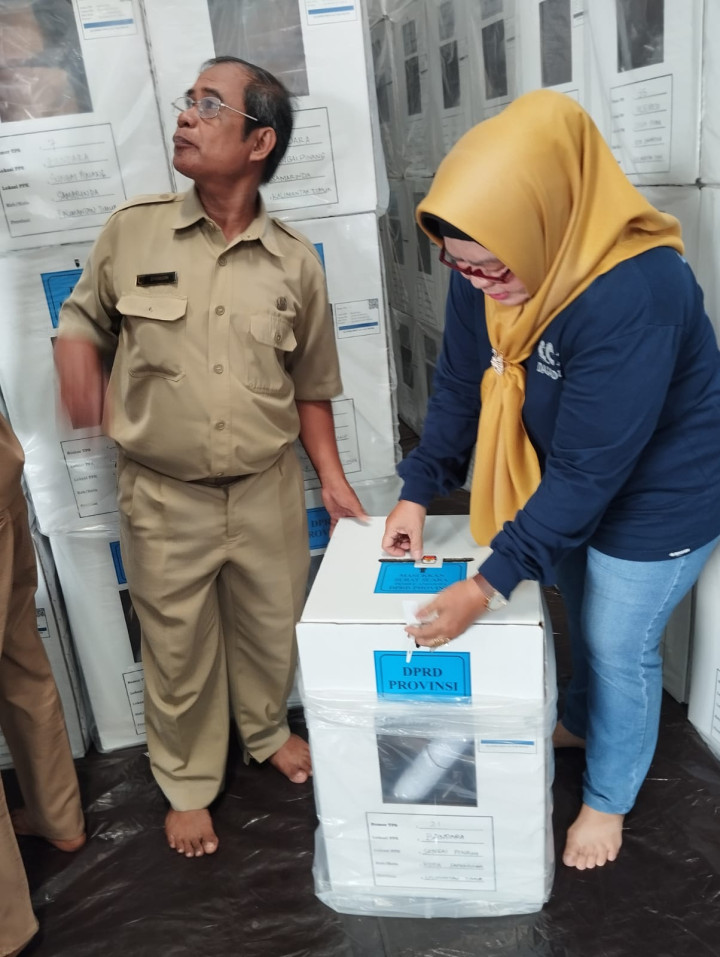 Kegiatan Penyortiran, Penghitungan, Pengesetan dan Pengepakan Logistik Pemilu Tahun 2024 