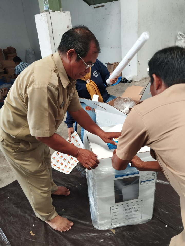 Kegiatan Penyortiran, Penghitungan, Pengesetan dan Pengepakan Logistik Pemilu Tahun 2024 