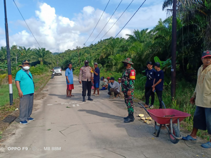 Gotong Royong Perencanaan Menyambut Kegiatan Acara Temu Tani Bersama Walikota