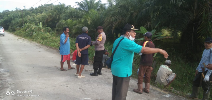 Gotong Royong Perencanaan Menyambut Kegiatan Acara Temu Tani Bersama Walikota