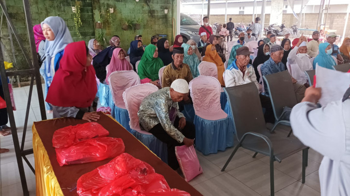 Kegiatan LKM Mandiri Sejahtera Kelurahan Bantuas dengan Tema "Pemberian Bantuas Sosial Untuk Lansia Dari Laba UPK Tahun 2020-2021 Kelurahan Bantuas Kecamatan Palaran Kota Samarinda"