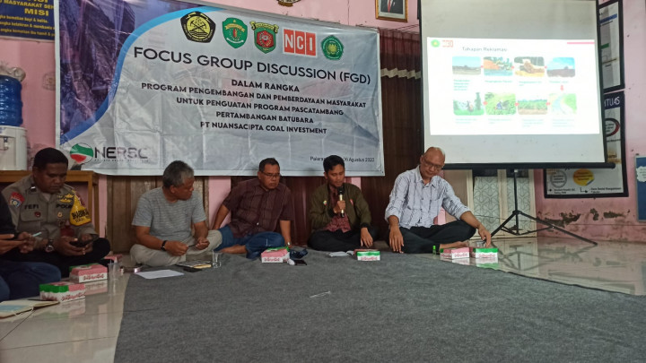 Focus Group Discussion (FGD)  dalam rangka  program pengembangan dan pemberdayaan masyarakat untuk penguatan program pascatambang pertambangan batubara