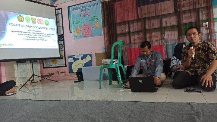 Focus Group Discussion (FGD)  dalam rangka  program pengembangan dan pemberdayaan masyarakat untuk penguatan program pascatambang pertambangan batubara