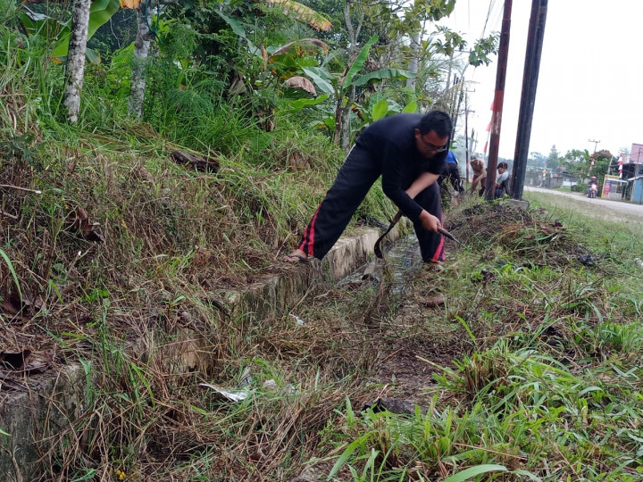 Kegiatan Bersih-Bersih SD Negeri 022 Palaran