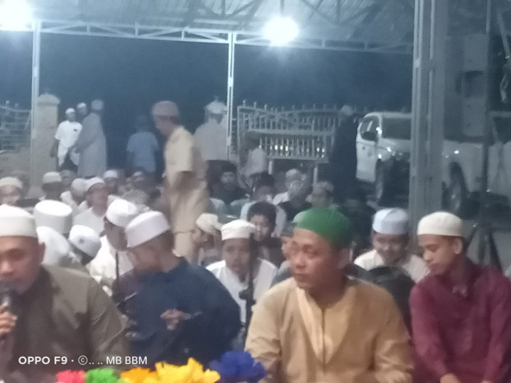 Menghadiri Peringgatan  Maulid Nabi Muhammad SAW 12 Rabiul Awal 1445 H dikediaman Ketua LPM (Bapak H. Asmuri)