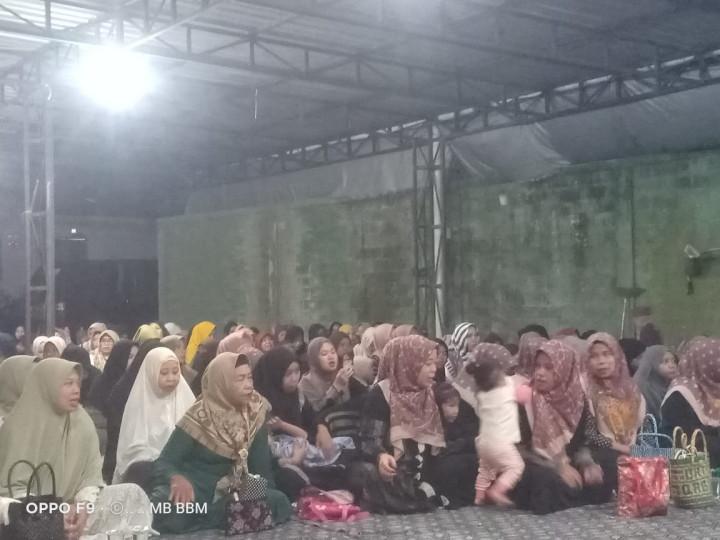Menghadiri Peringgatan  Maulid Nabi Muhammad SAW 12 Rabiul Awal 1445 H dikediaman Ketua LPM (Bapak H. Asmuri)