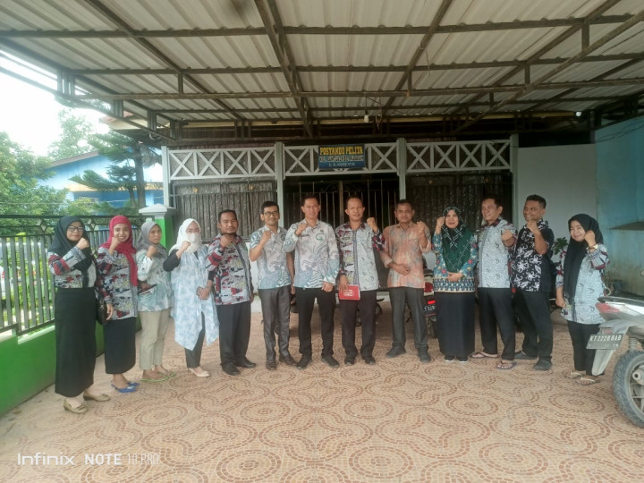 Rapat Pembinaan dan Koordinasi Pegawai Beserta Kunjungan Kasi Kesra, dan Staff Kecamatan Palaran di Kantor Kelurahan Bantuas