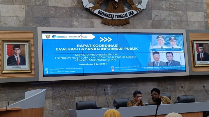 Menghadiri Rapat Koordinasi Evaluasi Layanan Informasi publik