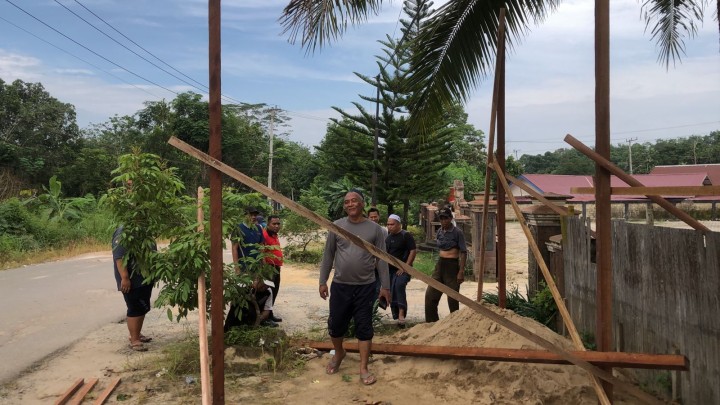 Survey lokasi pembuatan pos kamling keamanan untuk masyarakat kelurahan bantuas di jalan Al- hasne rt 05