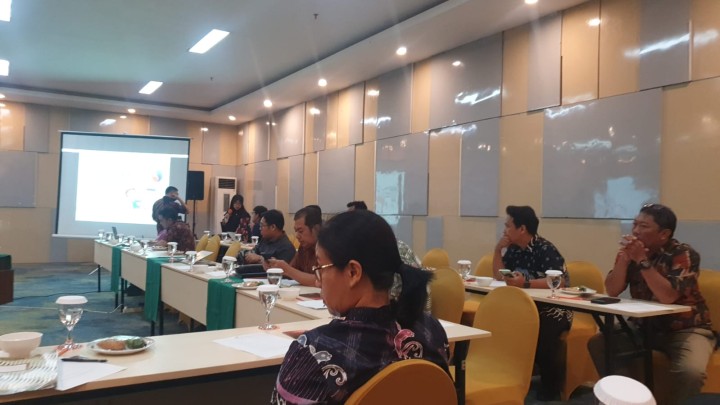 Menghadiri konsultasi publik rencana induk pengembangan dan pemberdayaan masyarakat (RIPPM) tahun 2025-2036