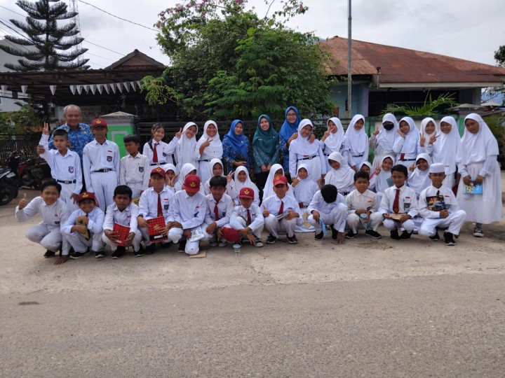 Kunjungan Siswa - Siswi SDN. 021 ke Kelurahan Bantuas bersama Wali kelas 5, kunjungan tersebut  menyampaikan tentang PMK kepada sekolah dasar