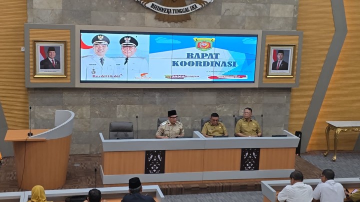 Koordinasi bersama Walikota Samarinda Perihal: Tempat: Ruang Rapat Mangkupelas Lt. II Balaikota Samarinda