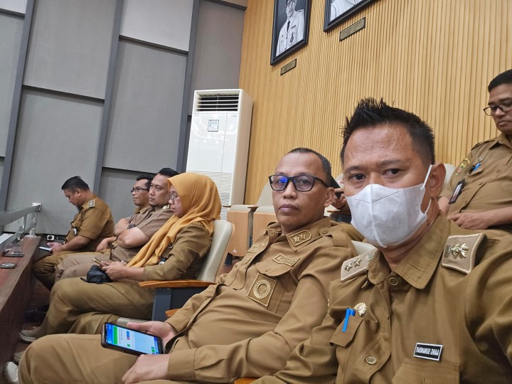 Koordinasi bersama Walikota Samarinda Perihal: Tempat: Ruang Rapat Mangkupelas Lt. II Balaikota Samarinda