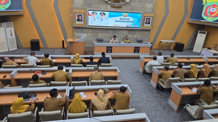 Koordinasi bersama Walikota Samarinda Perihal: Tempat: Ruang Rapat Mangkupelas Lt. II Balaikota Samarinda