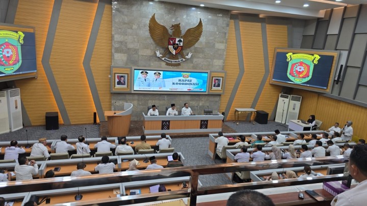 Rapat koordinasi bersama Walikota Samarinda	Tempat: Ruang rapat Mangkupelas Lt. II Balaikota Samarinda