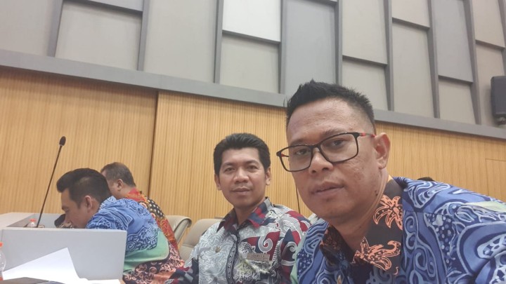 Rapat koordinasi dan sosialisasi pelaksanaan program pembangunan dan pemberdayaan masyarakat (Probebaya) tahun 2024	Tempat: Ruang rapat mangkupelas Lt. II Balaikota Samarinda