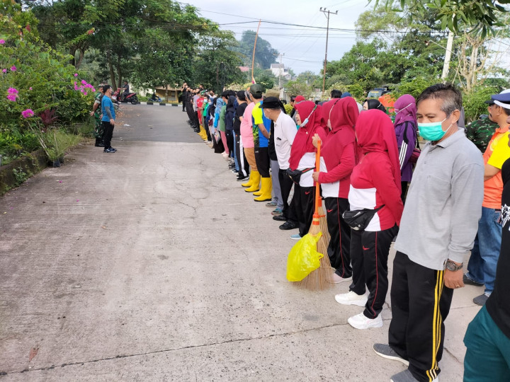 gotong royong Massal di jl. RA pranoto
