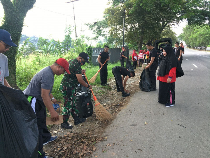 gotong royong Massal di jl. RA pranoto