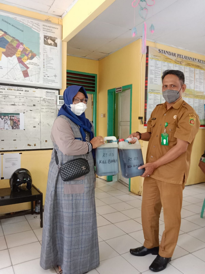 pengumpulan miyak jelantah dari Program Jengrinda Kel.Baqa