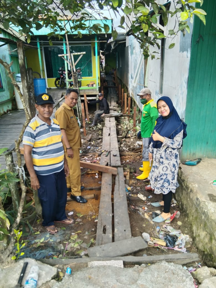 Proses Sapran PROBEBAYA Kel.Baqa 2022 akses Tembus  di RT 7