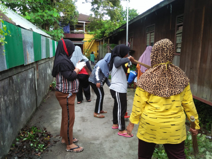 Giat hari jumat tgl 23/12/2022.Gotong royong bersama warga RT.7 kel.Baqa