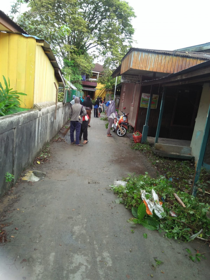 Giat hari jumat tgl 23/12/2022.Gotong royong bersama warga RT.7 kel.Baqa