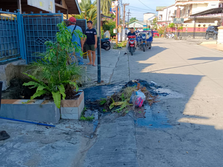 Tgl.  6 /5/2023 Gotong Royong Terpadu di RT.16.17.18.19  diikuti Plt Lurah Baqa dan staff ,Babinkantibmas dan babinsa Kel.Baqa di dukung Juga Oleh DKP dan Bina Marga Kota Samarinda