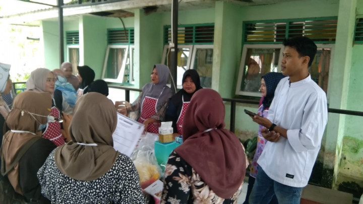 Giat hari hari ini tgl.7/6/2023 Plt.Lurah Baqa .Kasi Kesra.Lpm dan Ketua RT Kel.Baqa.serta Pokmas Gerbang Borneo dan Baqa Raya Kel.Baqa.Kegiatan Probebaya Sub Bidang Pemberdayaan Masyarakat Kel.Baqa.   "  Pelatihan Menjahit dan Pembuatan Kue  "