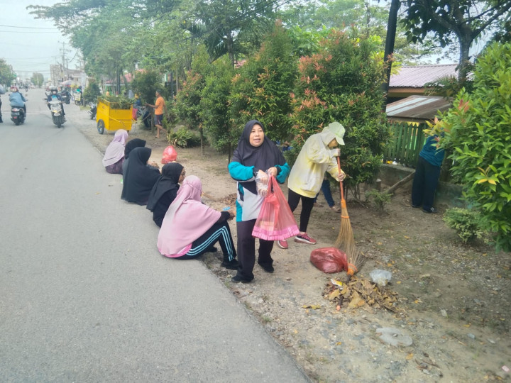 Giat Tgl 15 September 2023, Gotong Royong di RT. 7 Kelurahan Baqa Samarinda Seberang.