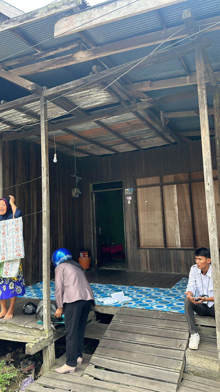 Giat tgl. 22 November 2023. Survey data rumah yang tidak layak huni yang di hadari oleh kasi ekobang. dan tim survei