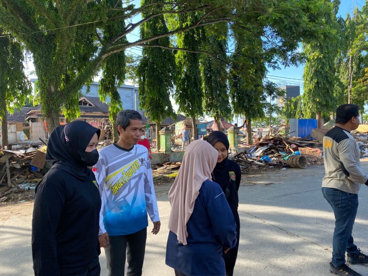 Giat Tgl 8 juni 2024, Gotong Royong Pasar Baqa Lama, di Jl LamaduKelleng. bersama Camat Samarinda Seberang, Sapol PP Samarinda Seberang,Lurah Baqa Kasi Kesra baqa, dan staf kelurahan baqa samarinda seberang