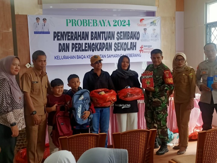 Penyerahan Bantuan Alat Sekolah dan Sembako Untuk Warga tidak mampu pada pelaksanaan Probebaya Tgl 23 Juli 2024.yang di hadiri oleh Lurah baqa, kasi kesra baqa, babinsa baqa, Babinmas baqa dan pendamping probebaya kecamatan samarinda seberang