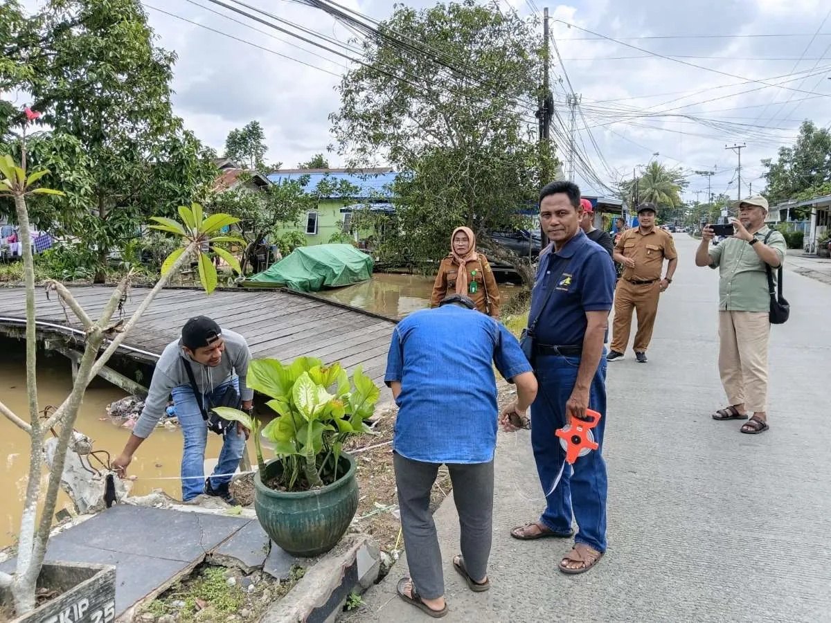 Sebagai wujud melaksanakan Probebaya dengan baik maka di laksanakan monitoring atau peninjauan lapangan ke lokasi yang akan di laksnakan pembangunan. di hadiri oleh Lurah Kelurahan Baqa, Sekretaris, Kasi Ekobang, Pokmas dan Pendamping Probebaya