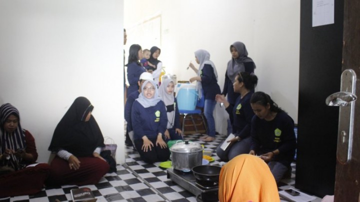 Pengolahan Hasil Kebun Berupa Singkong dan Ubi Ungu Menjadi Makanan Modern (Nugget) Bersama Ibu PKK Kelurahan Budaya Pampang