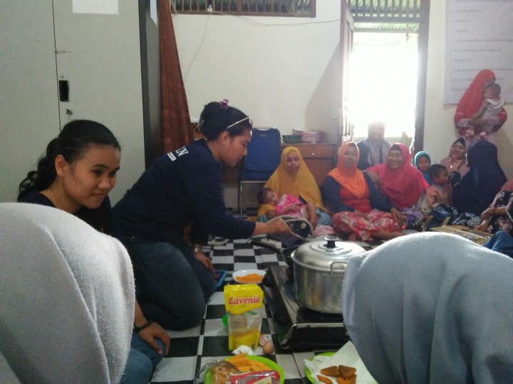 Pengolahan Hasil Kebun Berupa Singkong dan Ubi Ungu Menjadi Makanan Modern (Nugget) Bersama Ibu PKK Kelurahan Budaya Pampang