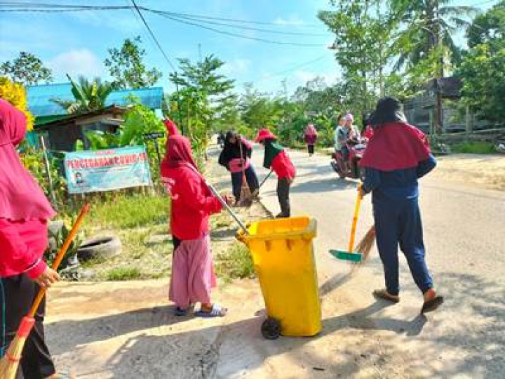 Foto Kegiatan Gotong Royong Kader Kampung KB (Jum'at, 08 Oktober 2021)