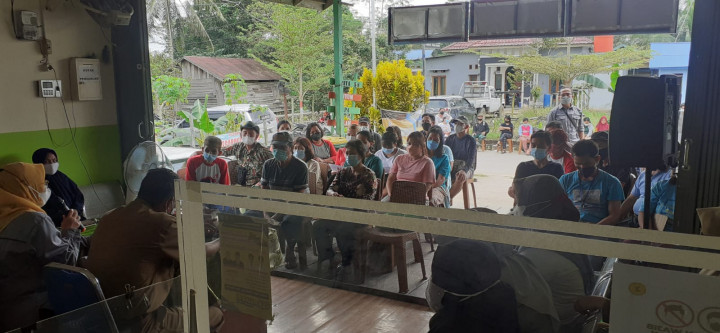 Foto Kegiatan Penyerahan Paket Sembako Hari Besar Keagamaan Nasional (Selasa, 07 Desember 2021)