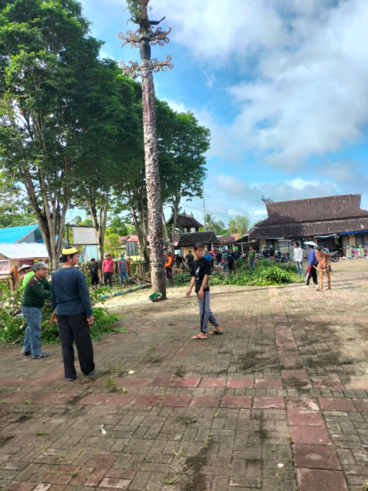 Gotong Royong di Desa Budaya Pampang tgl 13 Mei 2022