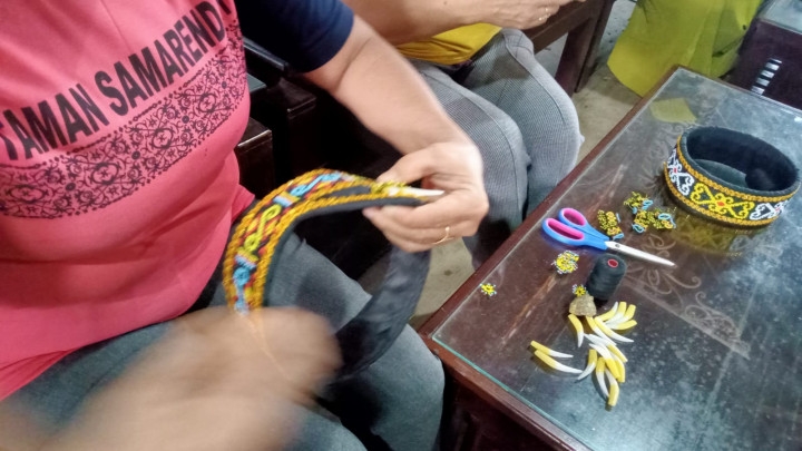 Pelatihan Kerajinan Manik (RT. 01, RT. 03, RT. 04 dan RT. 05) Kegiatan Pemberdayaan Masyarakat (Pro Bebaya) Kelurahan Budaya Pampang Tgl. 07 Juli 2022