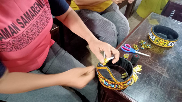 Pelatihan Kerajinan Manik (RT. 01, RT. 03, RT. 04 dan RT. 05) Kegiatan Pemberdayaan Masyarakat (Pro Bebaya) Kelurahan Budaya Pampang Tgl. 07 Juli 2022