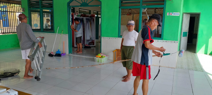 kegiatan gotong royong bersama TNI dan RT 10,RT 11, RT 19, RT 3,RT 4 dan RT 5 pada tanggal 26 -27 Maret 2022