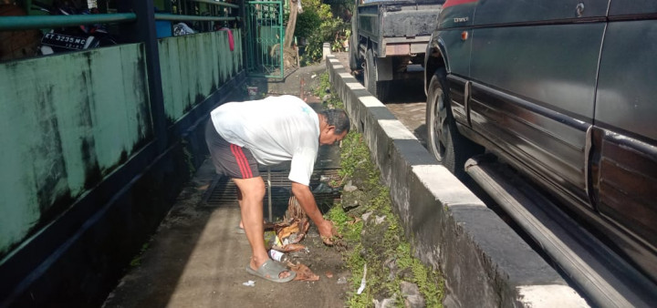 kegiatan gotong royong bersama TNI dan RT 10,RT 11, RT 19, RT 3,RT 4 dan RT 5 pada tanggal 26 -27 Maret 2022