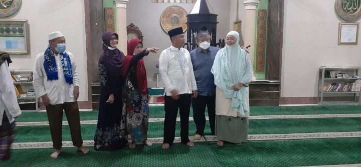 ACARA SILATURRAHIM DENGAN KOMANDAN KOREM 091/AJI SURYA NATAKESUMA BERSAMA WARGA RT 3, RT 4 DAN RT 5 KELURAHAN BUGIS